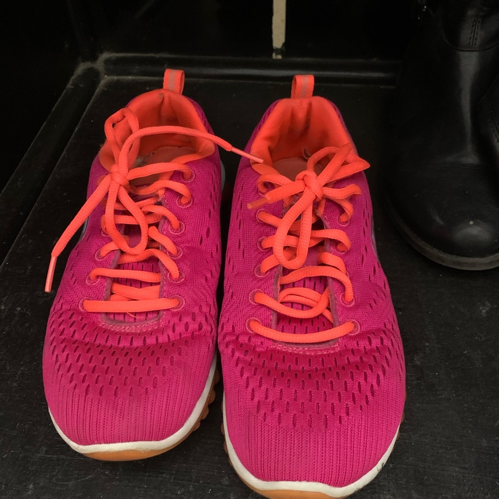 Skechers sneakers